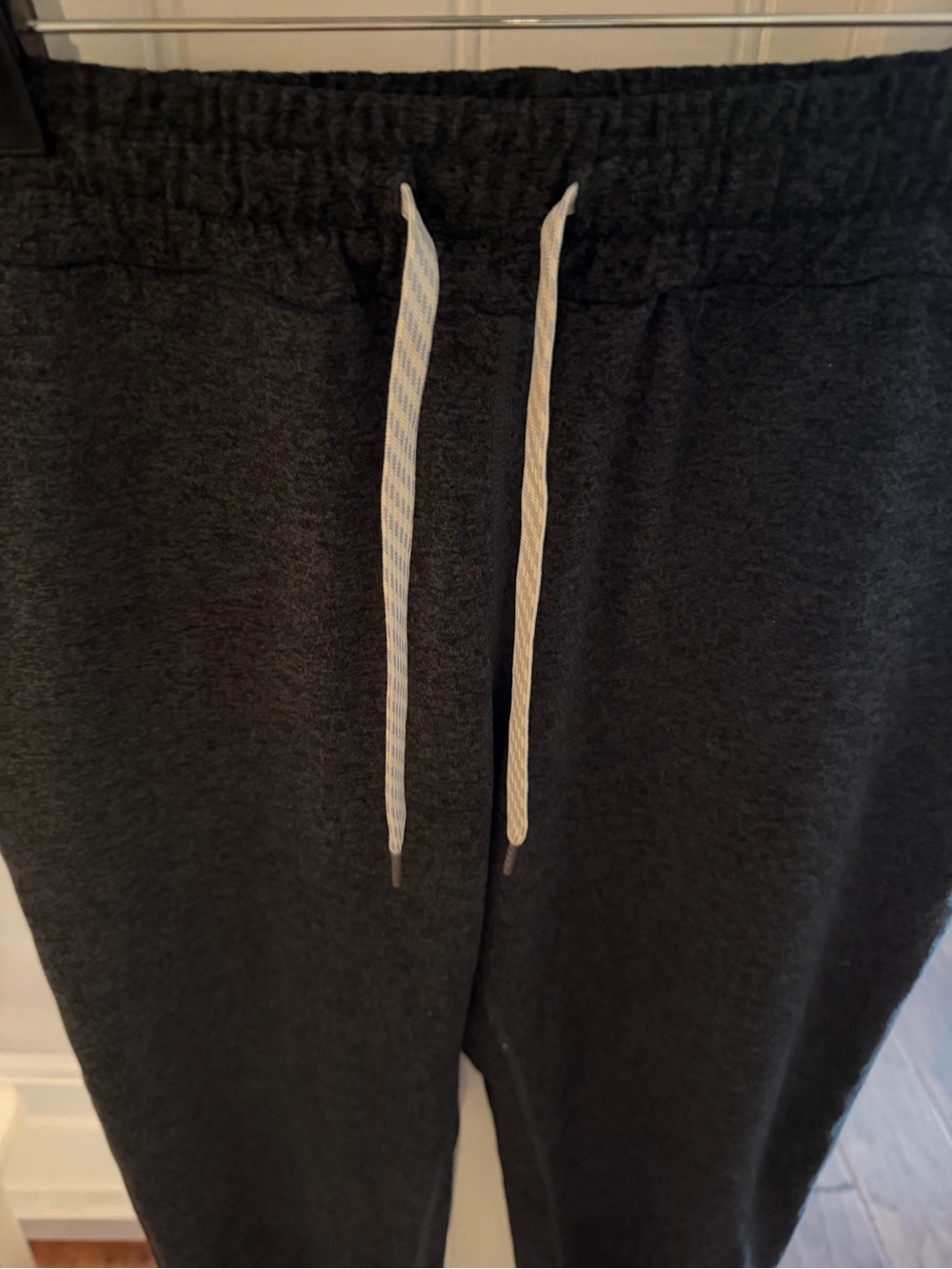 Vuori like NEW Performance Joggers - Picture 7 of 9